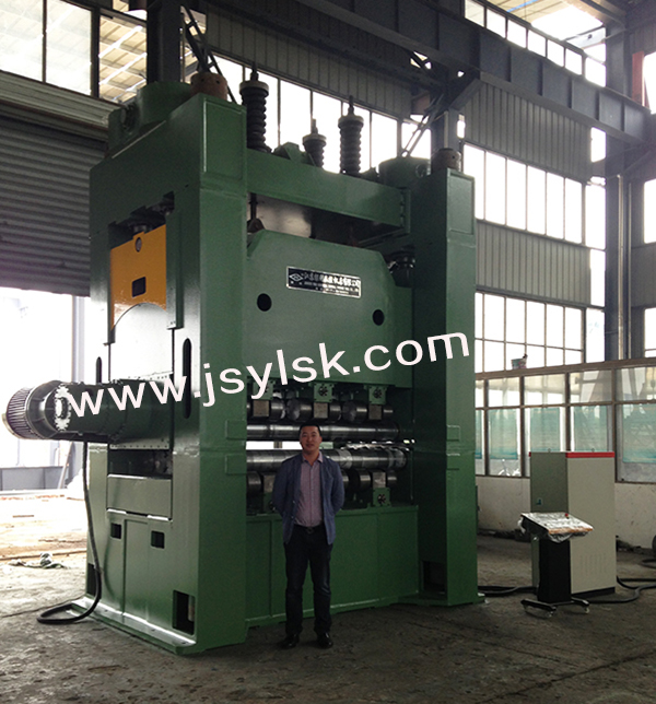 四重式(shi)中厚闆(pan)校平機(ji)