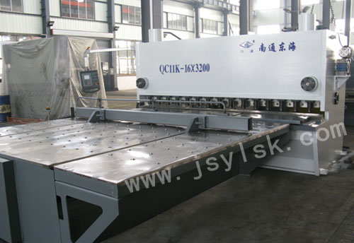 QC11K-16*3200數控閘式(shi)剪闆機