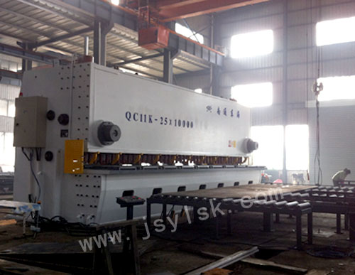 QC11K-25*10000大型剪闆機