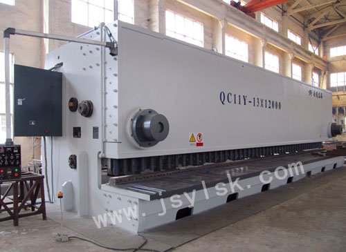 QC11Y-13*12000大型(xing)剪闆機