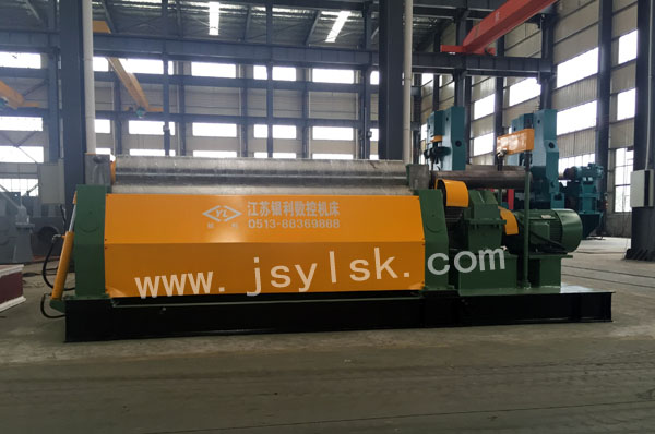 機械三輥對(dui)稱卷闆機