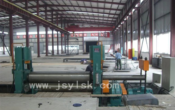 液壓三(sān)輥對稱式卷(juan)闆機