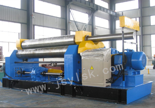 機械(xie)三輥對稱式卷(juàn)闆機