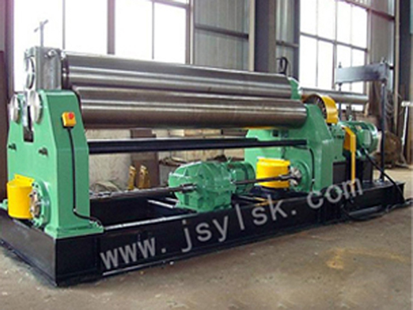 機(ji)械三輥對(dui)稱式卷闆(pan)機