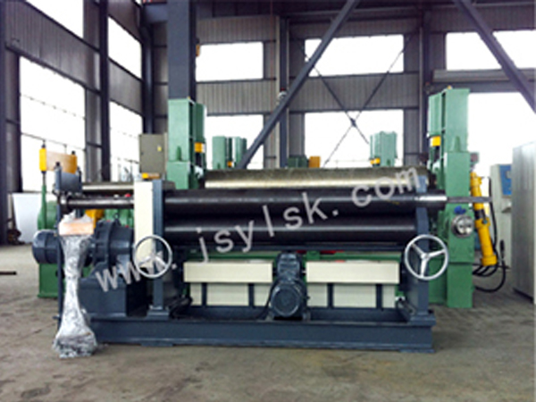 機(ji)械三輥非(fei)對稱式卷(juan)闆機