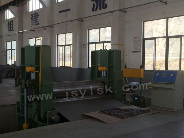 中(zhong)小型上輥萬能(neng)式卷闆機