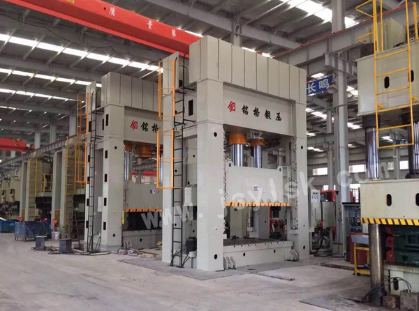 YL27系(xi)列框架(jia)式液壓(ya)機