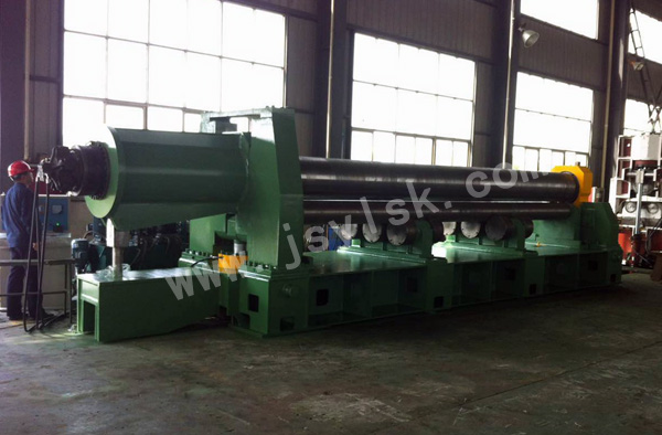 水平(píng)下調式卷闆(pan)機