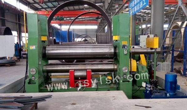 中小型(xíng)上輥萬(wan)能式卷(juan)闆機