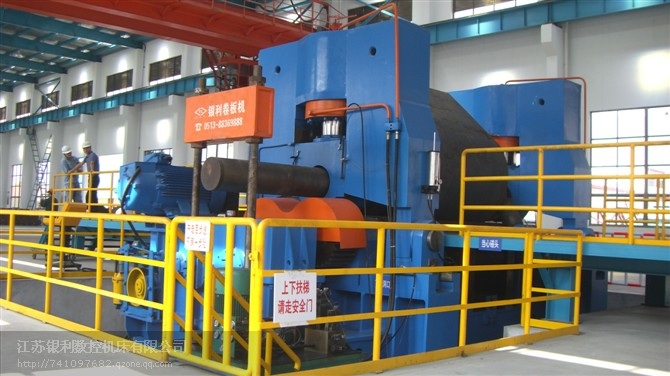 大型上輥萬能(neng)式卷闆機