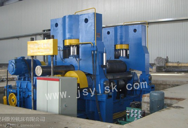 大型(xing)上輥萬能(néng)式卷闆機(jī)