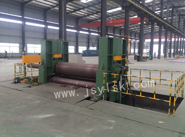 中(zhong)小型上輥萬(wàn)能式卷闆機(jī)