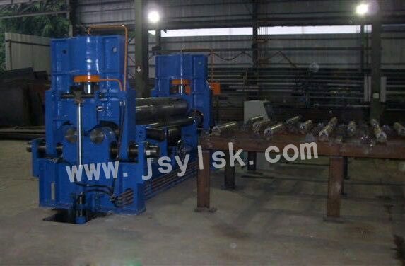 中小型(xing)上輥萬能式卷闆(pan)機