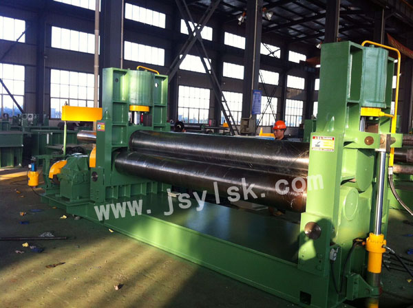 液壓(yā)三輥對(dui)稱式卷(juàn)闆機