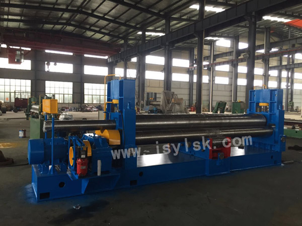 液壓(ya)三輥對(dui)稱式卷(juàn)闆機