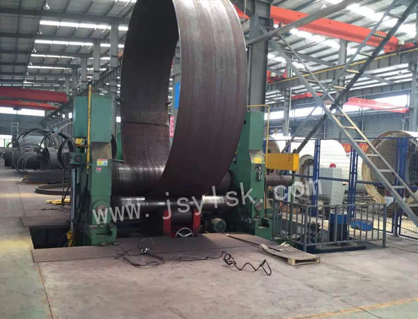 中小型(xíng)上輥萬(wan)能式卷(juàn)闆機