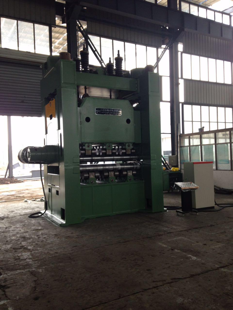 四重(zhong)式中厚闆(pan)校平機