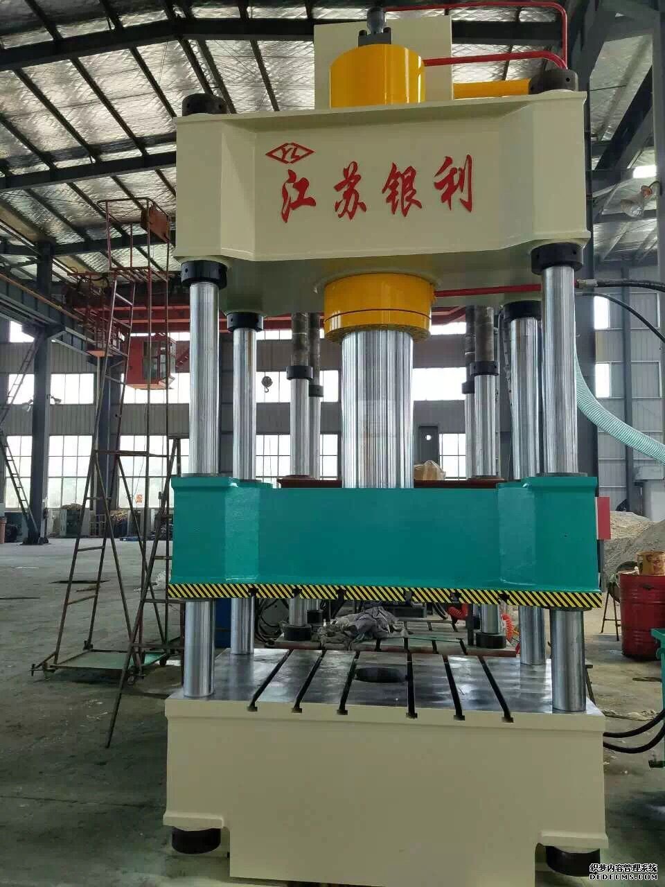 四柱(zhù)液壓機(ji)