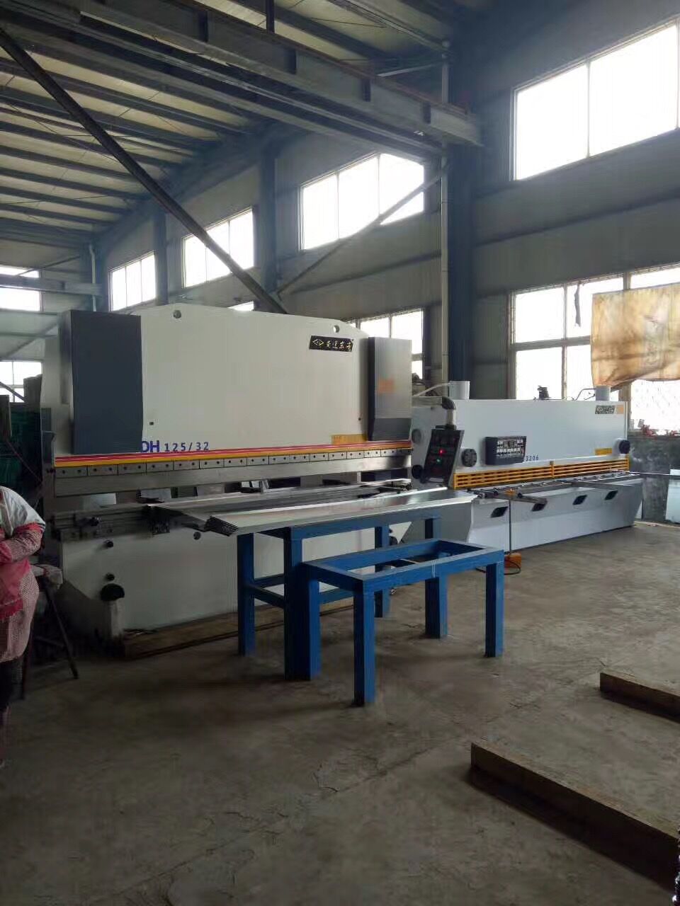 南(nán)通東海(hai)機床制(zhi)造集團(tuán)剪闆機(jī)折彎機(ji)客戶使(shi)用案例(li)