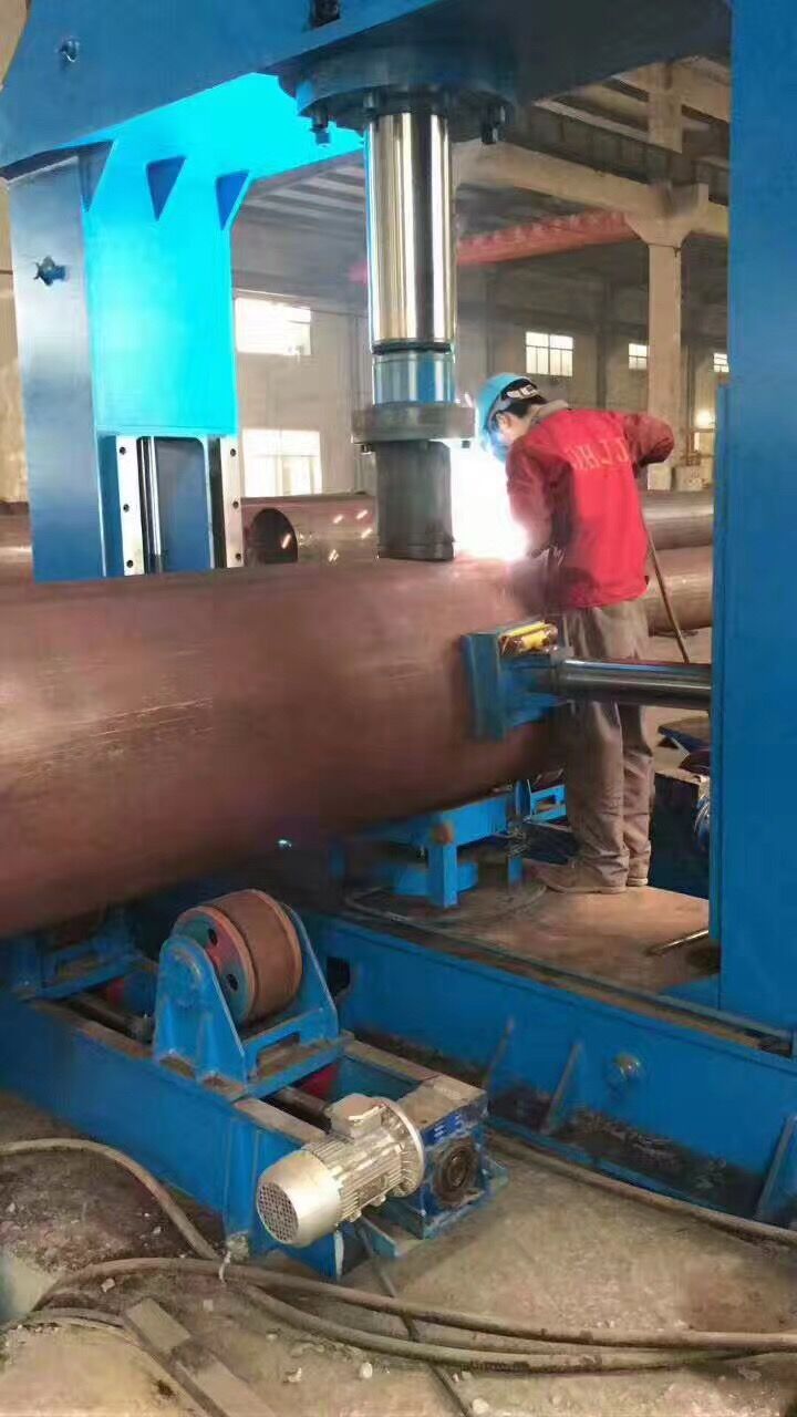 南通東海機床集(ji)團制管/鐵塔專用(yong)設備