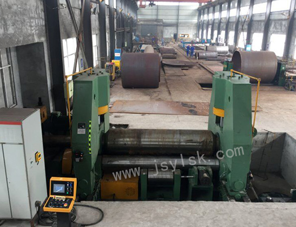 大(dà)型上輥萬(wan)能式卷闆(pan)機