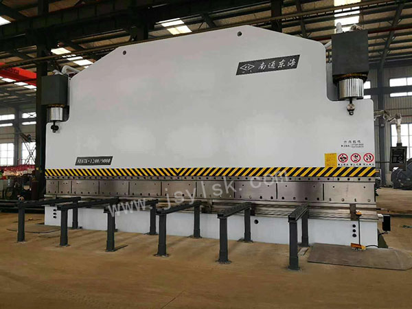 WE67K-1200/9000大型折(shé)彎機