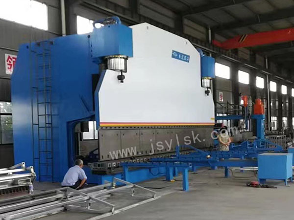 WE67K-1600/8000大型折(she)彎機