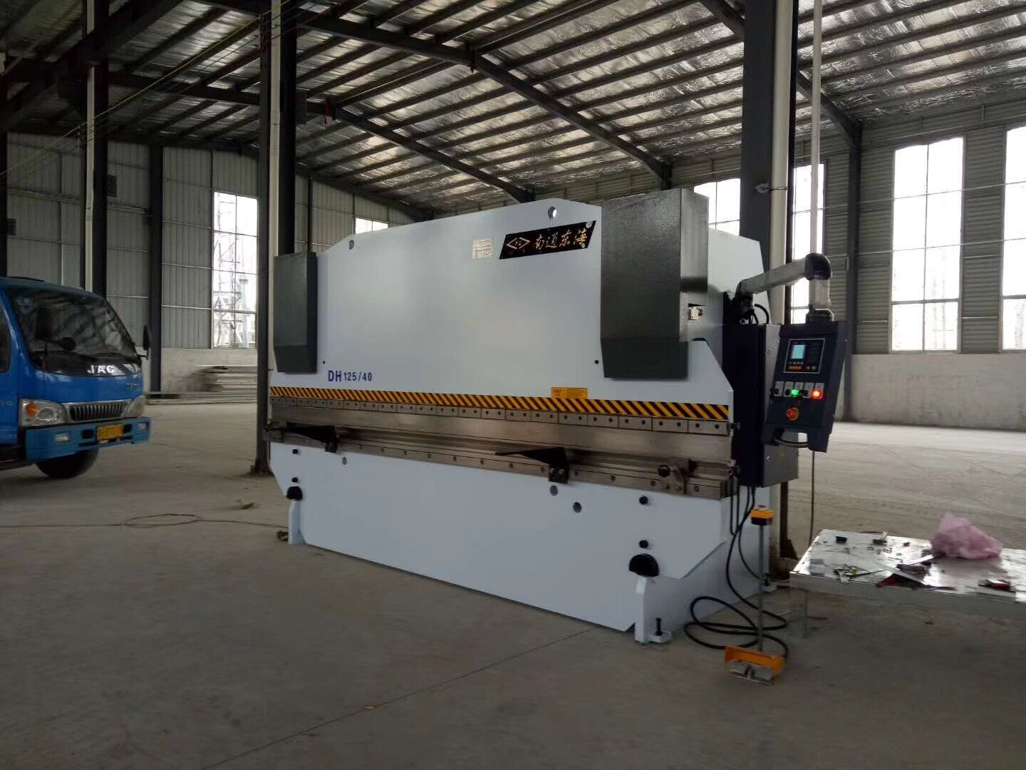 東(dōng)海折彎機(jī)