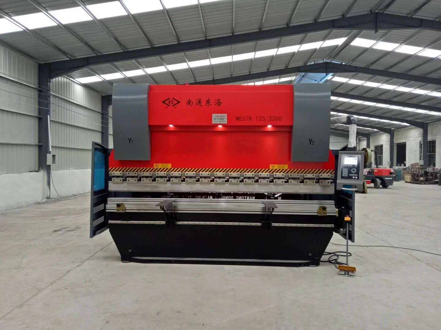 WE67K-125/3200數控(kòng)折彎機