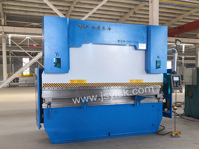 WE67K-250/3200數控折彎機(jī)
