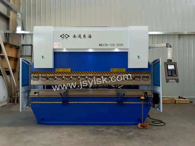 WE67K-125/3200數控(kong)折彎機