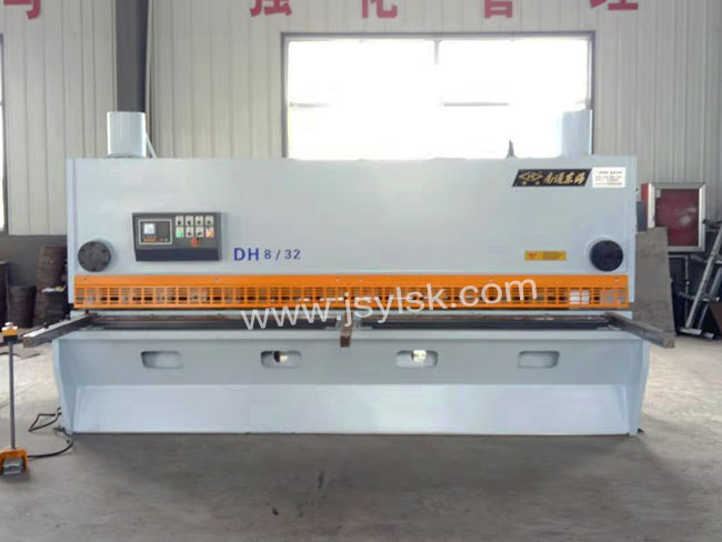 QC11Y-8*3200液壓剪闆(pǎn)機