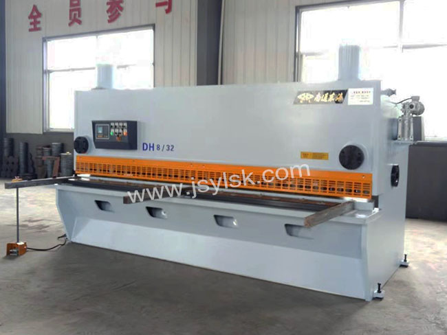 QC11Y-8*3200液壓剪(jian)闆機