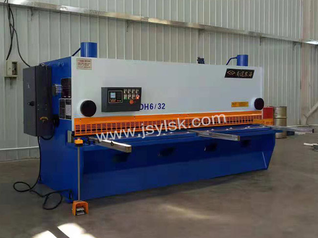 QC11Y-6*3200液壓剪闆機(ji)