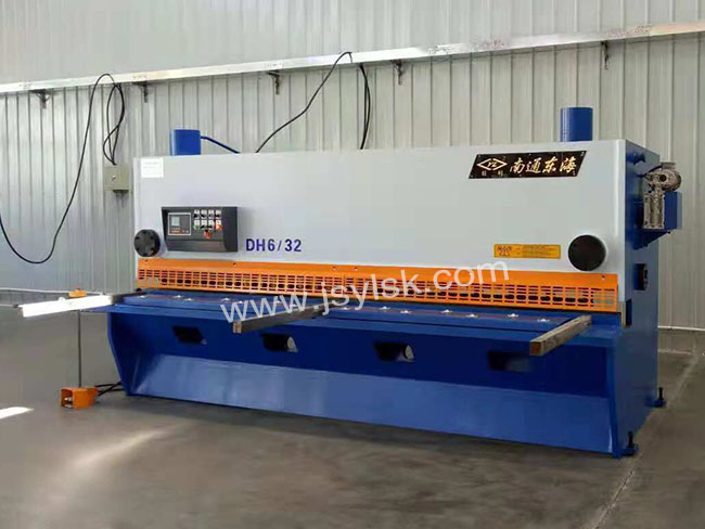 QC11Y-6*3200液壓剪(jiǎn)闆機