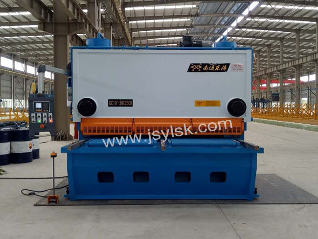QC11Y-30*2500剪闆機(ji)