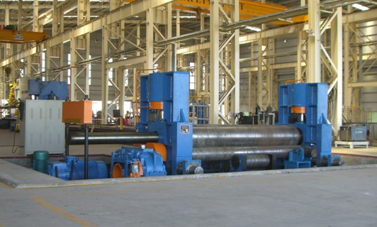 中(zhōng)小型上輥萬(wan)能式卷闆機(ji)